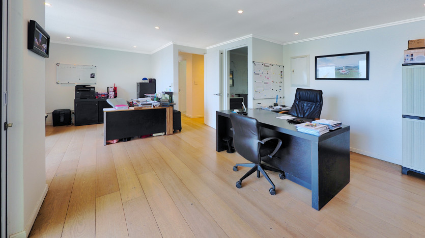 Luxury Coastal Home Overlooking Indian Ocean Property Images