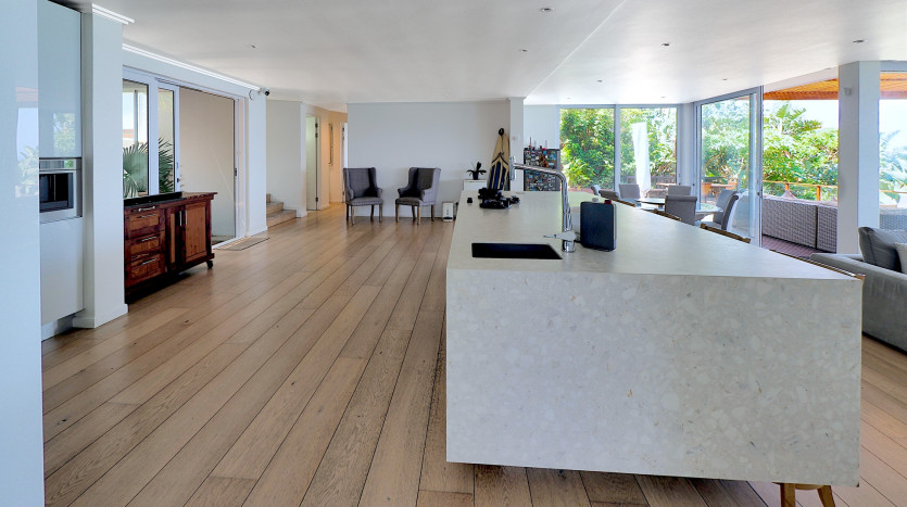 Luxury Coastal Home Overlooking Indian Ocean Property Images