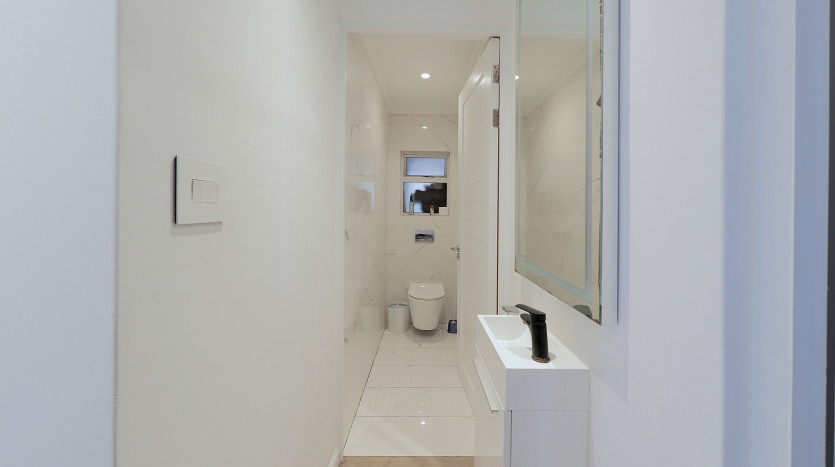 Luxury Coastal Home Overlooking Indian Ocean Property Images