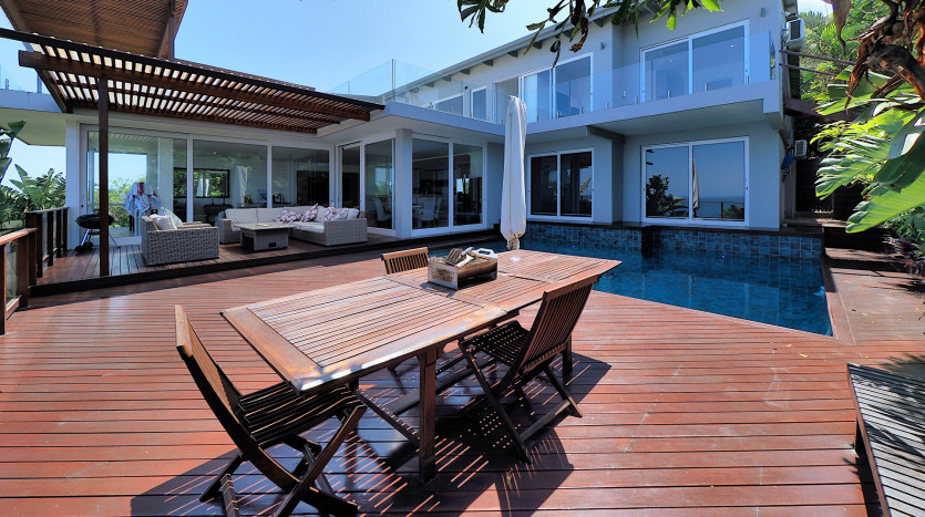 Luxury Coastal Home Overlooking Indian Ocean Property Images