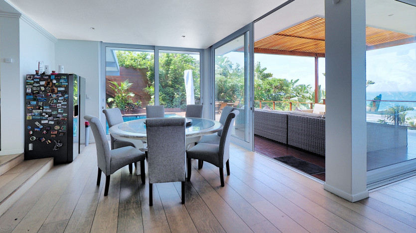 Luxury Coastal Home Overlooking Indian Ocean Property Images