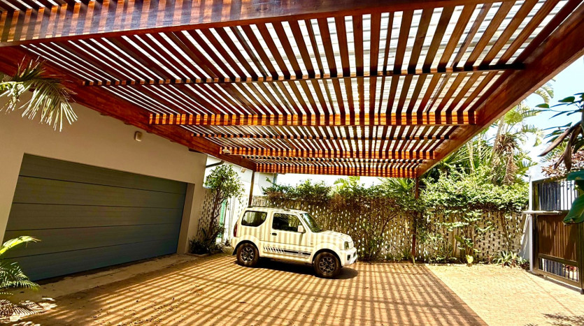 Luxury Coastal Home Overlooking Indian Ocean Property Images