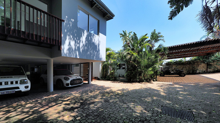 Luxury Coastal Home Overlooking Indian Ocean Property Images