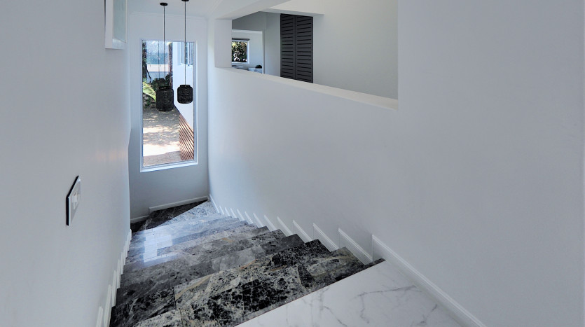 Luxury Coastal Home Overlooking Indian Ocean Property Images