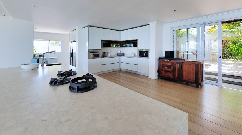 Luxury Coastal Home Overlooking Indian Ocean Property Images