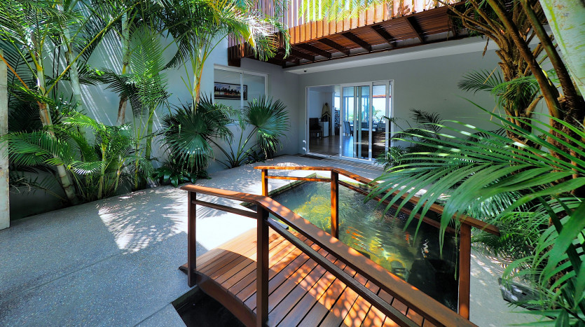 Luxury Coastal Home Overlooking Indian Ocean Property Images