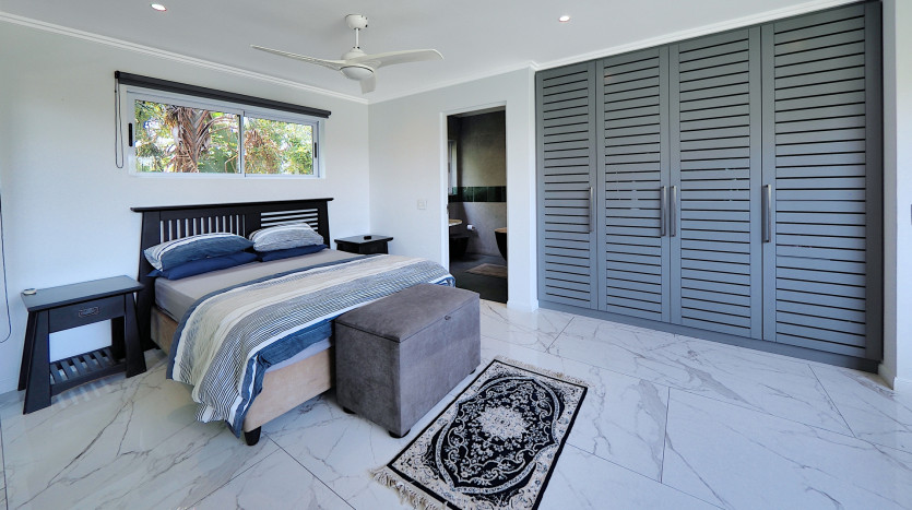 Luxury Coastal Home Overlooking Indian Ocean Property Images