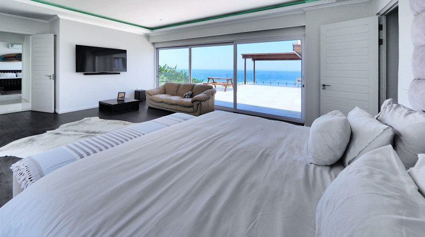 Luxury Coastal Home Overlooking Indian Ocean Property Images