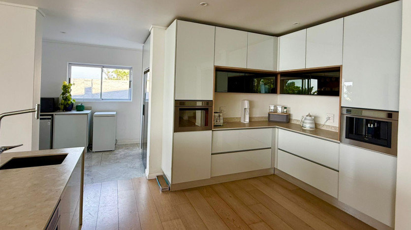 Luxury Coastal Home Overlooking Indian Ocean Property Images