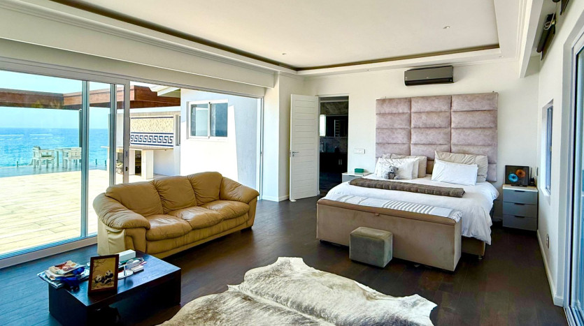 Luxury Coastal Home Overlooking Indian Ocean Property Images