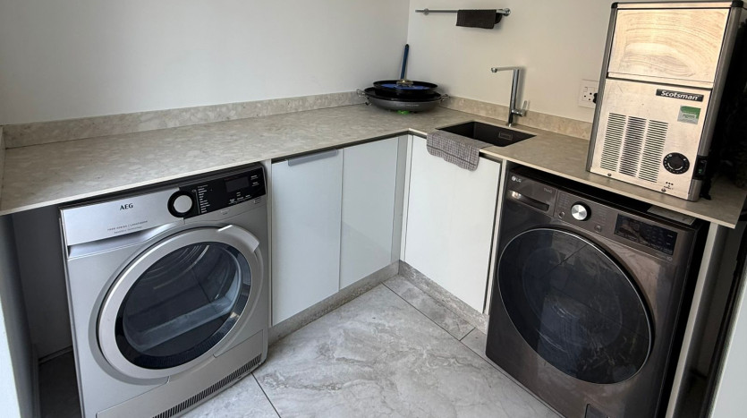 Luxury Coastal Home Overlooking Indian Ocean Property Images