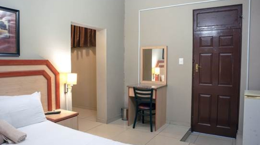 Prominent Wentworth Hotel Property Images