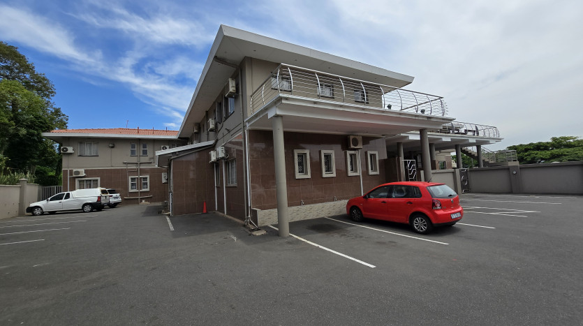 Prominent Wentworth Hotel Property Images