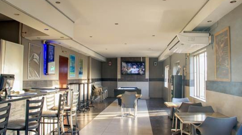 Prominent Wentworth Hotel Property Images