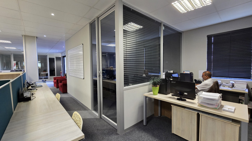 Executive Office Space in Gillitts Property Images
