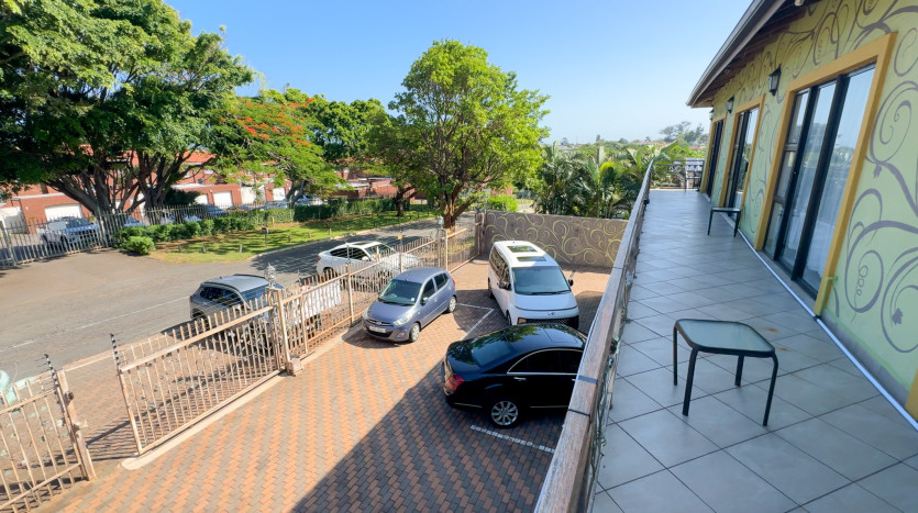 13 Room Self Catering Hospitality Property in Glen Ashley Property Images