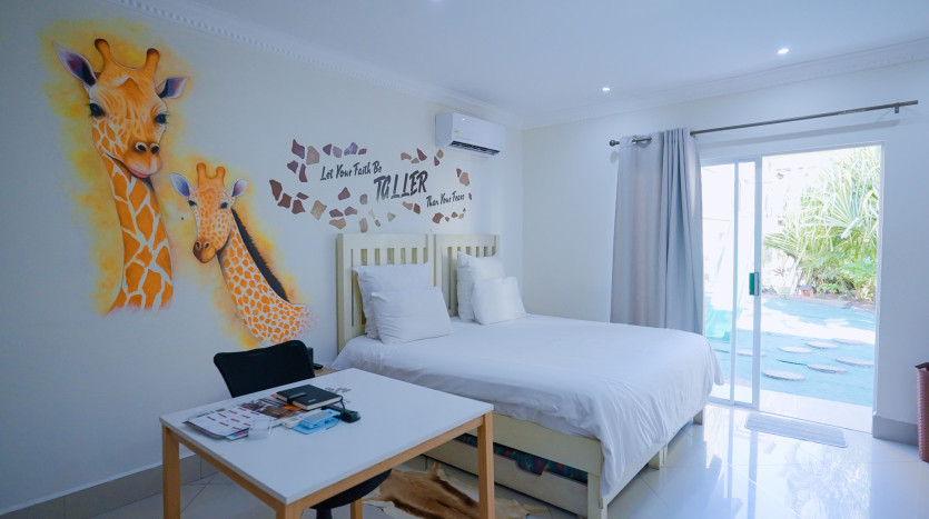 13 Room Self Catering Hospitality Property in Glen Ashley Property Images