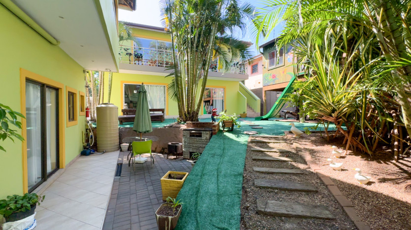 13 Room Self Catering Hospitality Property in Glen Ashley Property Images