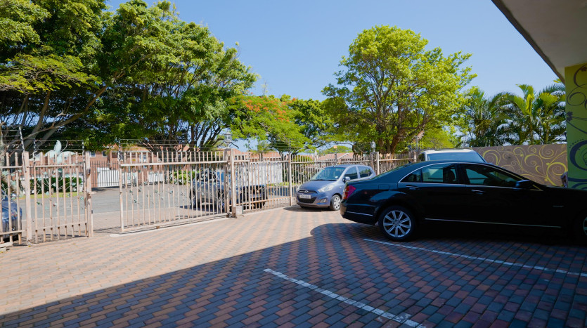 13 Room Self Catering Hospitality Property in Glen Ashley Property Images