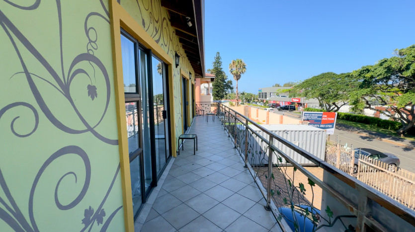 13 Room Self Catering Hospitality Property in Glen Ashley Property Images