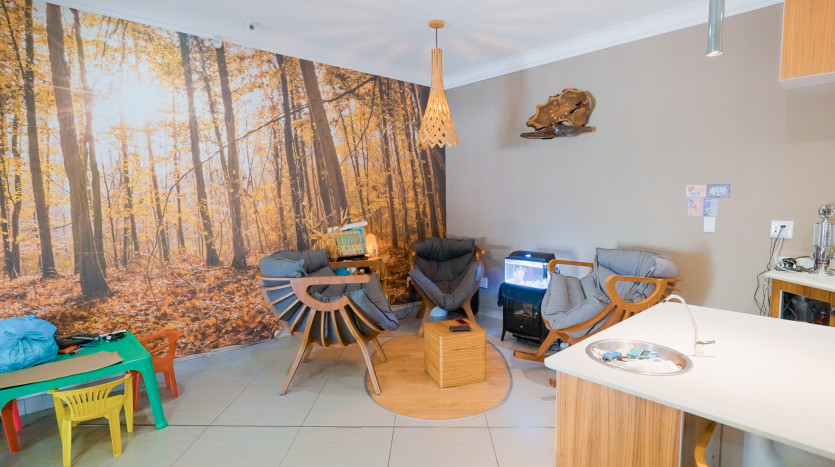 13 Room Self Catering Hospitality Property in Glen Ashley Property Images