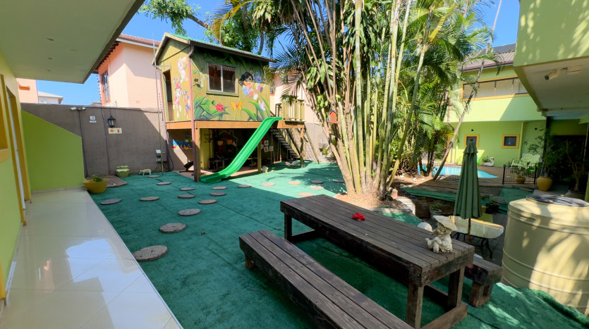 13 Room Self Catering Hospitality Property in Glenashley Property Images