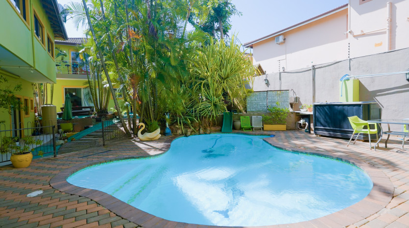 13 Room Self Catering Hospitality Property in Glenashley Property Images