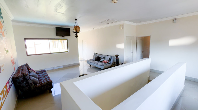 13 Room Self Catering Hospitality Property in Glenashley Property Images