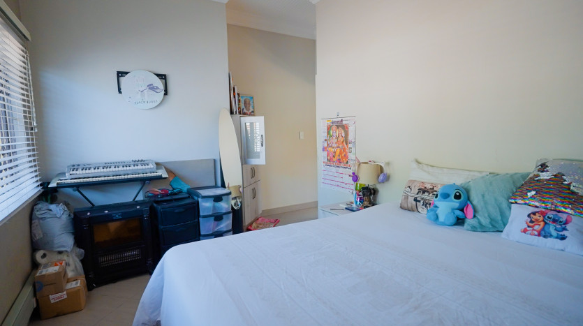 13 Room Self Catering Hospitality Property in Glenashley Property Images