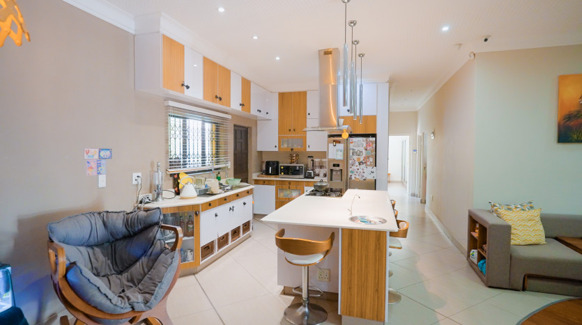 13 Room Self Catering Hospitality Property in Glenashley Property Images