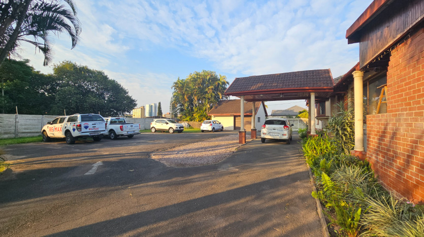 Re-Development Property In Pinetown CBD Property Images