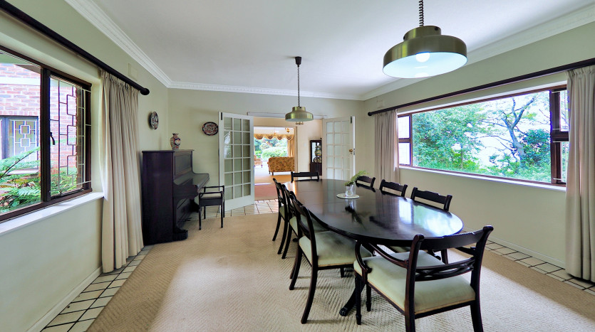 DECEASED ESTATE: Tranquil Family Living in Kloof Property Images