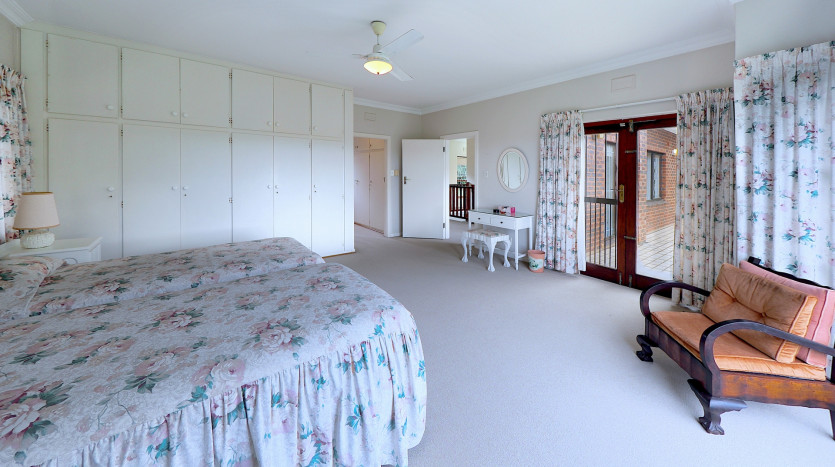 DECEASED ESTATE: Tranquil Family Living in Kloof Property Images