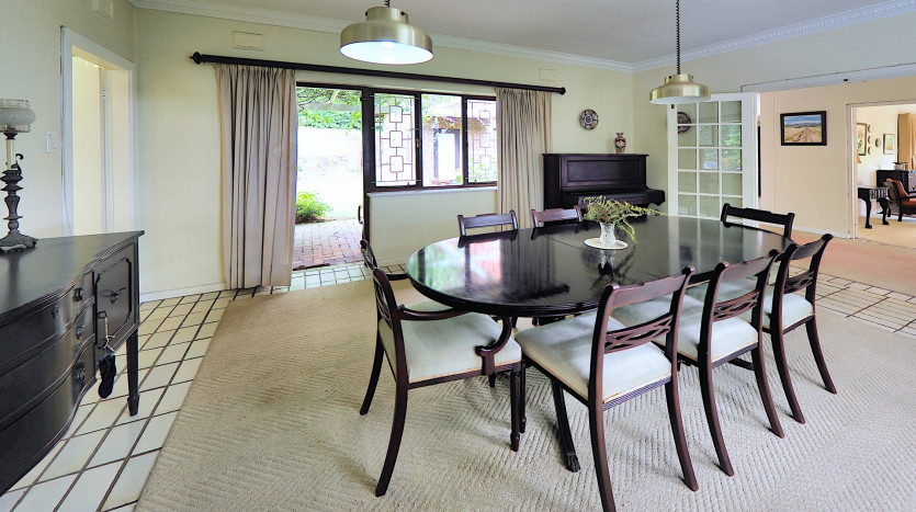 DECEASED ESTATE: Tranquil Family Living in Kloof Property Images