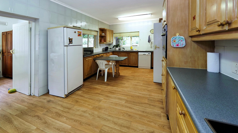 DECEASED ESTATE: Tranquil Family Living in Kloof Property Images