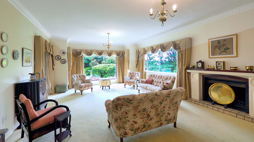 DECEASED ESTATE: Tranquil Family Living in Kloof Property Images