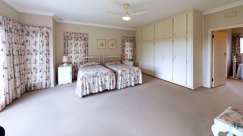 DECEASED ESTATE: Tranquil Family Living in Kloof Property Images