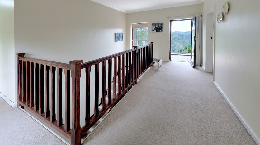 DECEASED ESTATE: Tranquil Family Living in Kloof Property Images