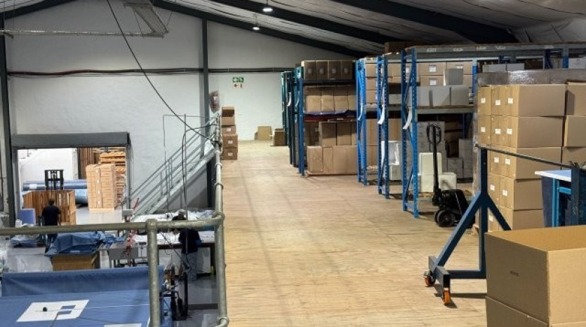 Income Generating Warehouse Facilities In Prime Industrial Area Property Images