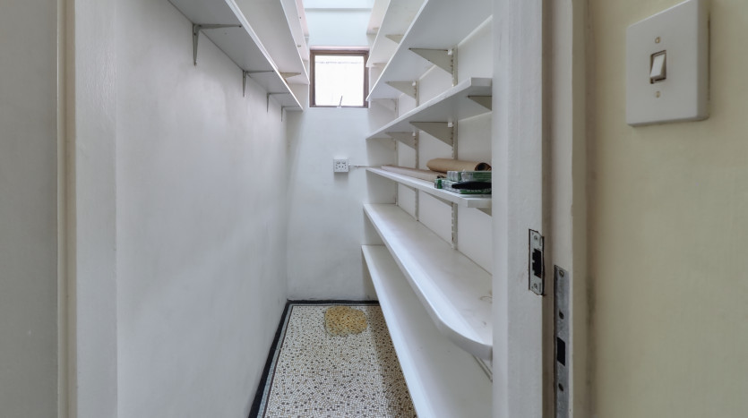 Grand-Scale Family Living in a Secure, Musgrave Complex Property Images