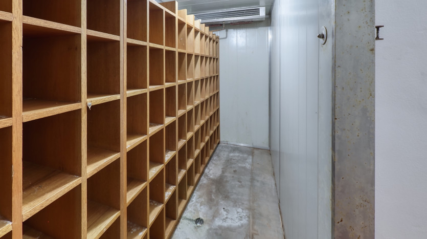 Grand-Scale Family Living in a Secure, Musgrave Complex Property Images