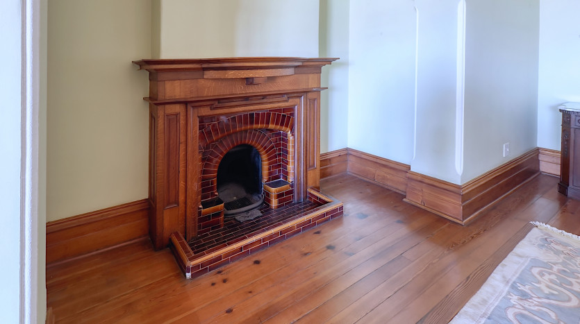 Grand-Scale Family Living in a Secure, Musgrave Complex Property Images