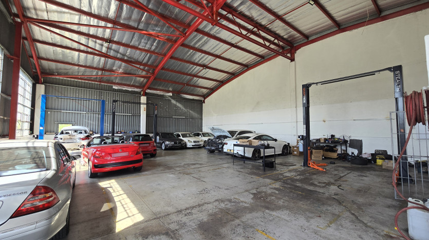 High-Exposure Commercial Industrial Property on Prospecton Road Property Images