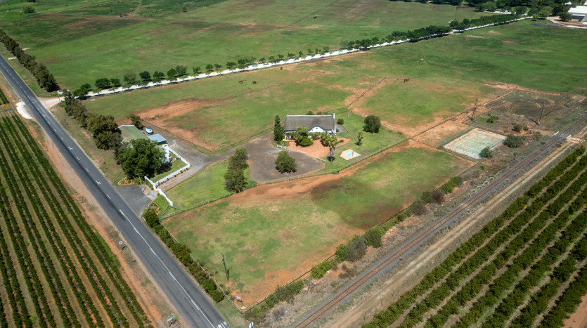 Unique Lifestyle Country Retreat In Robertson Property Images