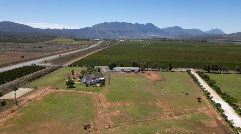 Unique Lifestyle Country Retreat In Robertson Property Images