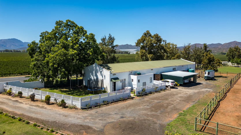 Unique Lifestyle Country Retreat In Robertson Property Images