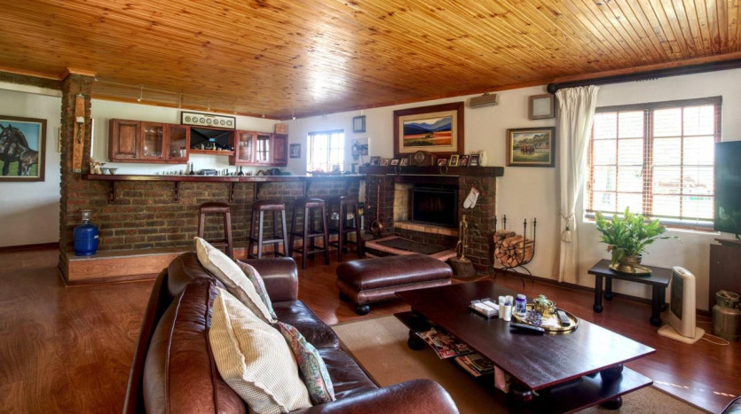 Unique Lifestyle Country Retreat In Robertson Property Images