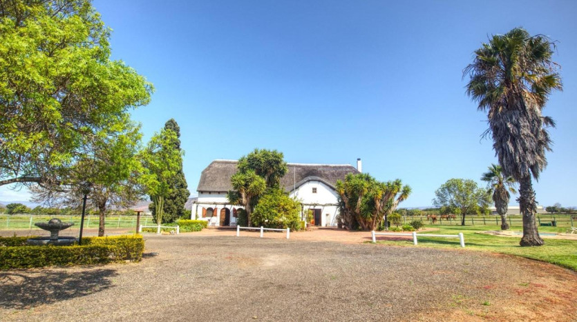 Unique Lifestyle Country Retreat In Robertson Property Images
