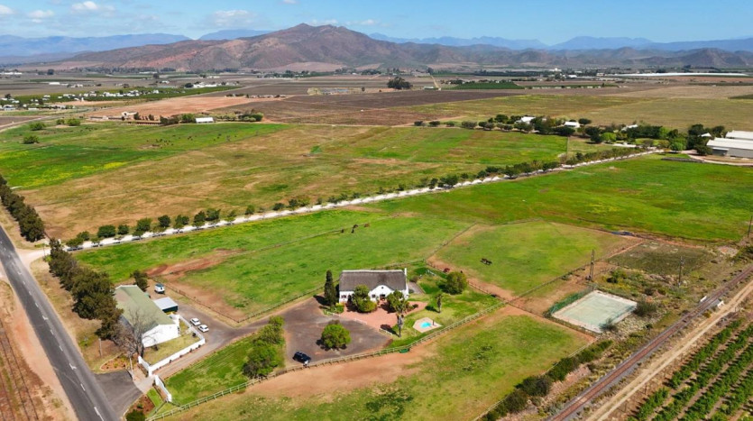 Unique Lifestyle Country Retreat In Robertson Property Lead Image