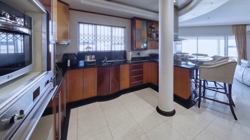 Luxury Home in Oslo Beach Property Images